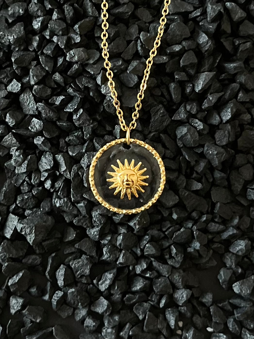 Collier HELIOS ( différents pendentifs disponibles)
