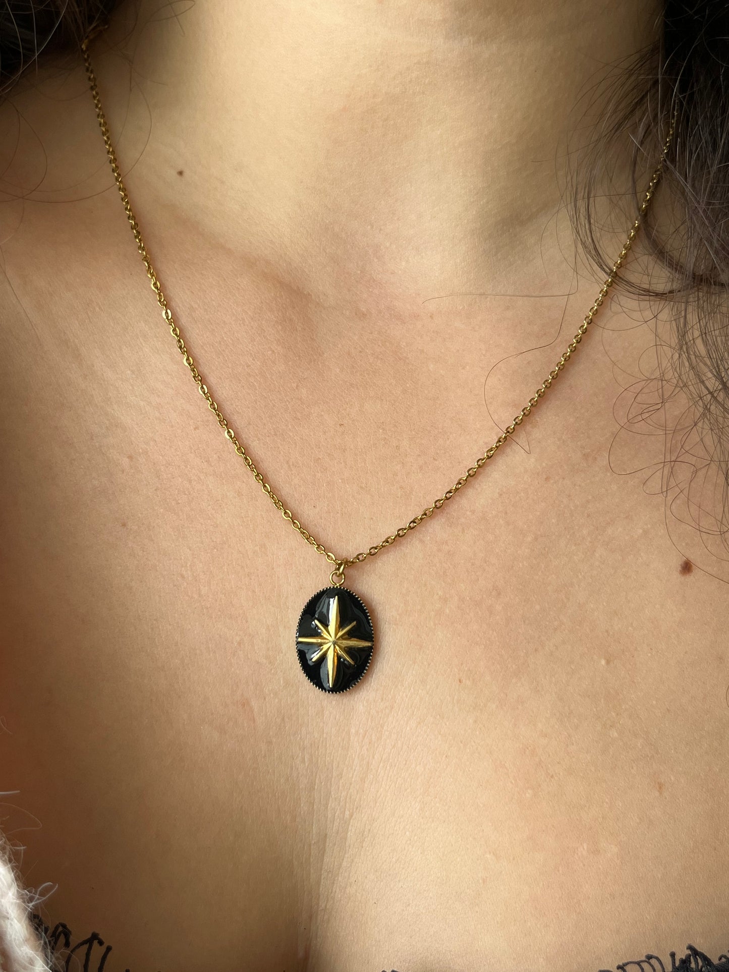 Collier HELIOS ( différents pendentifs disponibles)