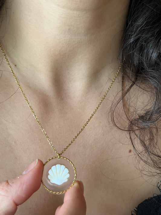 Pendentif coquillage nacré