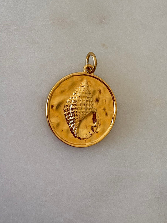 Charms coquillage doré